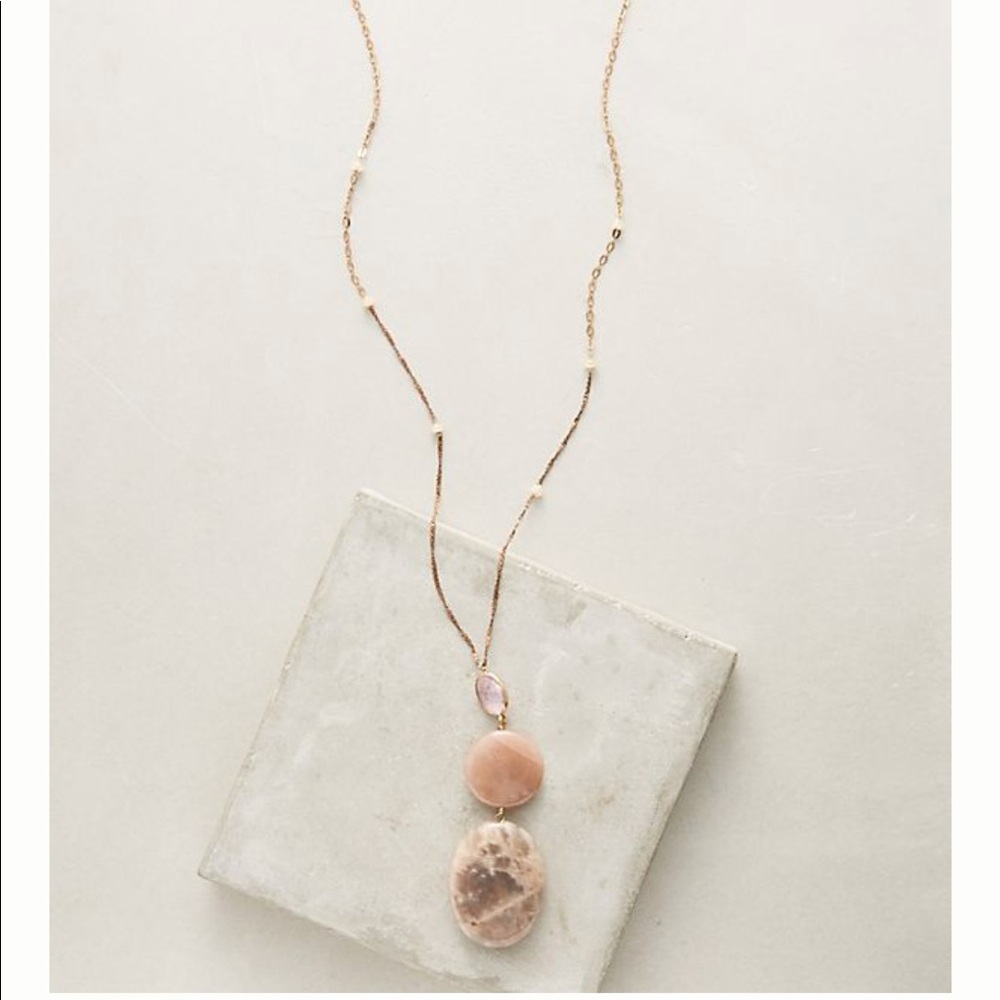 Serefina Sand dunes pendant necklace, nwot. 30"